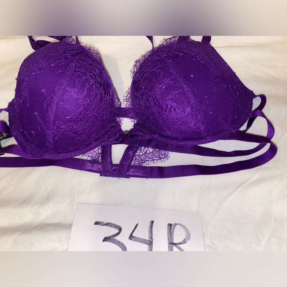 Victoria Secret Bra - Picture 2 of 2